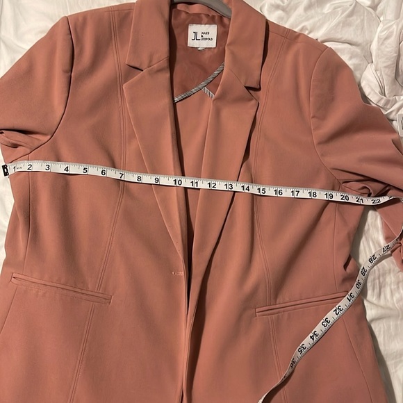 Women's Rust Jacket - Picture 10 of 13